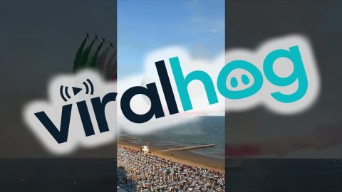 Planes Paint the Sky for Italy Air Show || ViralHog