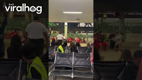 Kahuku Men Send Off Their Friend With Traditional Haka || ViralHog