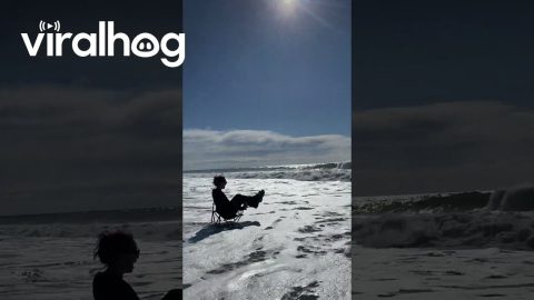 Big Waves Turn Relaxing Scene into Near Wet Experience || ViralHog