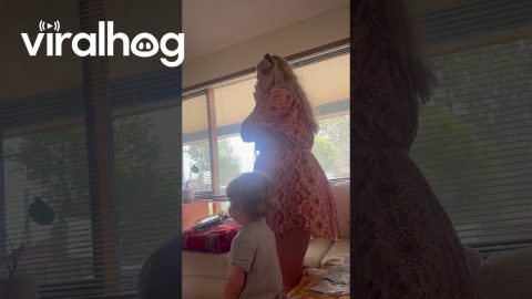 Sister Has Emotional Reaction to Her Sister's Surprise Pregnancy || ViralHog