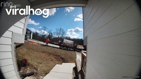 Workers Forget Stoppers After Unhooking Trailer || ViralHog