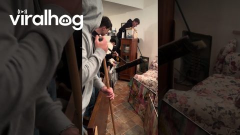 Guys Guide Rodent Out of House || ViralHog
