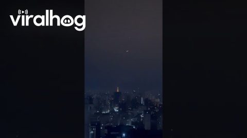 Strange Lights Spotted Over São Paulo || ViralHog
