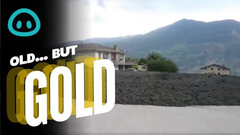 Huge Mudslide Wipes Through Town || ViralHog