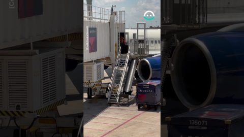 Baggage Handlers Gone Rouge || ViralHog