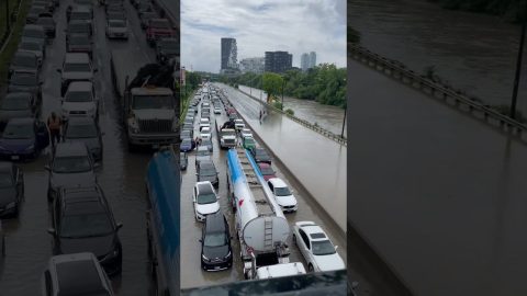 Flooding On Toronto Freeway || ViralHog