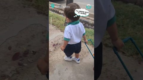 Cutest Twins First Day At School || ViralHog