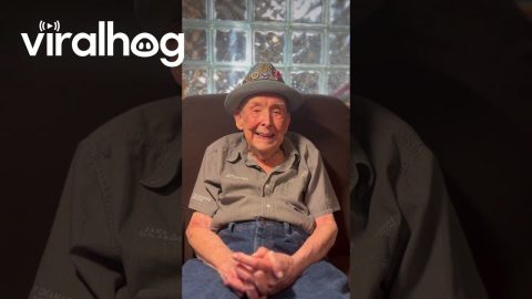 World War 2 Veteran Shares Positive TikTok Experience || ViralHog