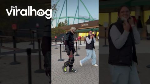 Halloween Frights at Ontario Amusement Park || ViralHog