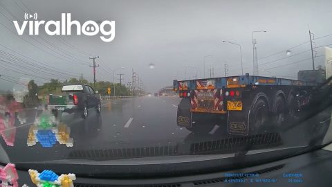 Semi-Truck Spins Out on Freeway || ViralHog