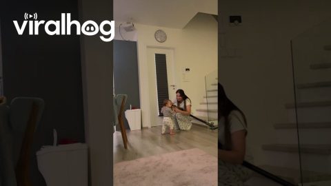 Mom Accidentally Captures Baby's First Steps || ViralHog