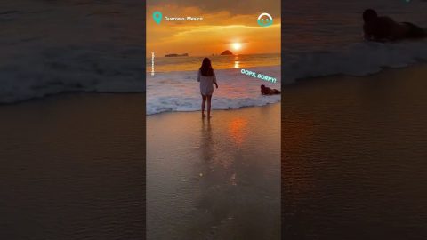 Perfect Sunset Photobomb || ViralHog