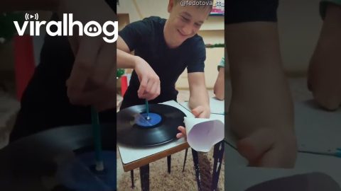 Makeshift Paper Vinyl Record Player || ViralHog
