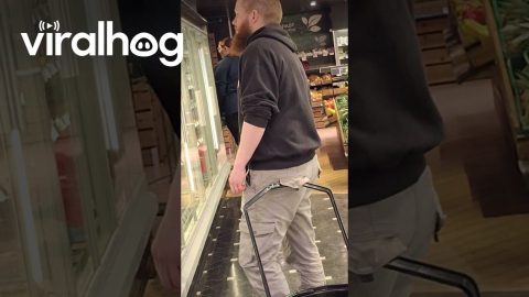 Man Hooks Grocery Basket Onto Pants || ViralHog