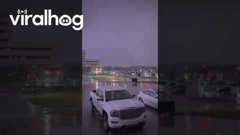 Storm Moving Through Poplar Bluff || ViralHog