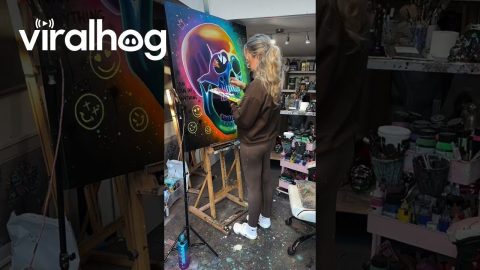 Artist Paints Glowing Skull || ViralHog