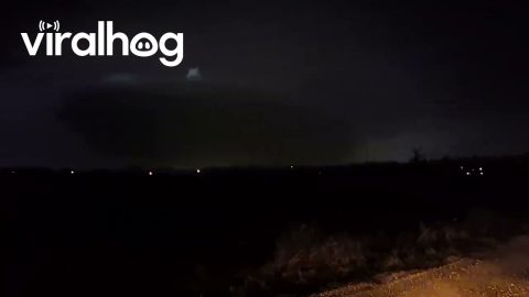 Lightning Highlights Large Missouri Tornado || ViralHog