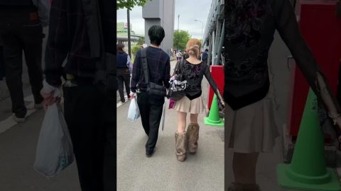 What People Are Wearing in Tokyo || ViralHog