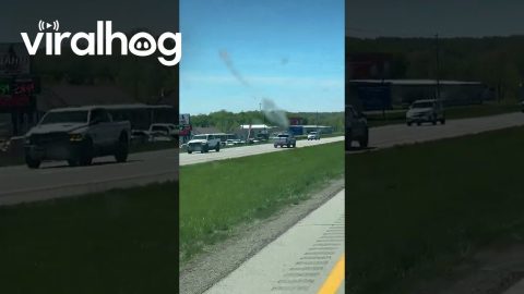 Truck Drives Wrong Way On Ohio Road || ViralHog