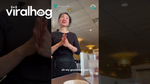 Kind Server Gets Emotional Over A Generous Tip || ViralHog