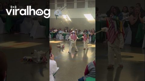 Performing Danza De Los Viejitos || ViralHog