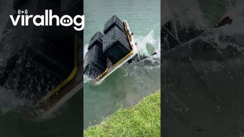 Water Recliner || ViralHog