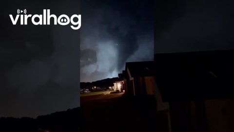 Tornado in London, Kentucky || ViralHog