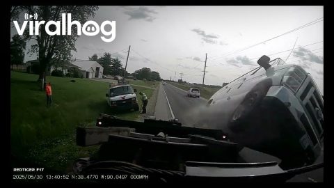 Van Flips On Rollback Tow Truck || ViralHog