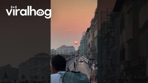 Sun Going Down in Firenze || ViralHog