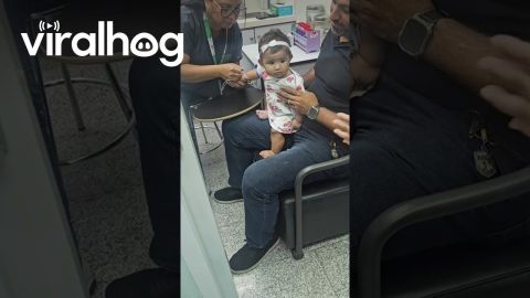 Blood Draw Doesn't Bother Daughter || ViralHog
