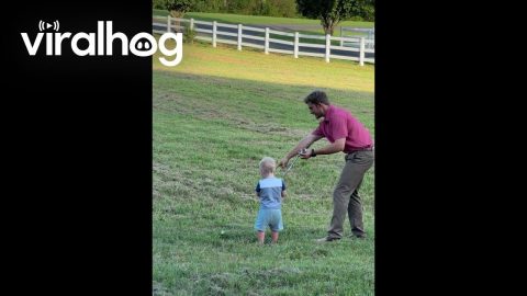 Golf Lessons with Dad || ViralHog