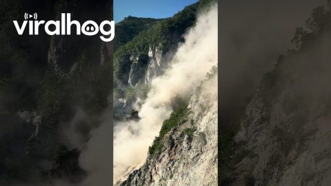 Earthquake Rubble Falls Into Vilyuchinskaya Bay || ViralHog