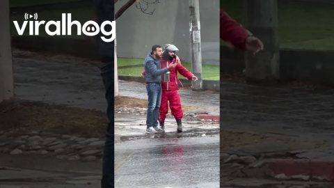 Men Hug After Arguing in Traffic || ViralHog