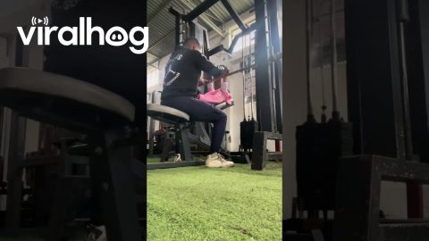 Dad Teaches His Daughter to Lift || ViralHog