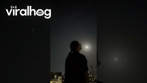 Jielong-3 Rocket's Fourth Stage Reenters Over Spain || ViralHog