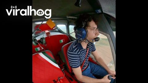 Student Pilot's Plane Falling Because of Windshear || ViralHog