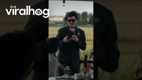 Best Man Roasts Groom During Speech || ViralHog