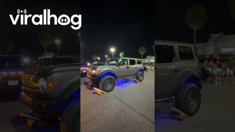 Jeep Climbs Onto Balancing Boards || ViralHog