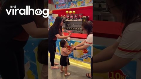 My Daughter Took a Bite of Stranger's Ice Cream || ViralHog