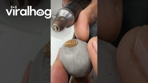 Polishing a Gold Pendant || ViralHog