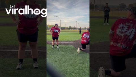 Woman Walks Past Her Future Fiancé While He’s on One Knee || ViralHog