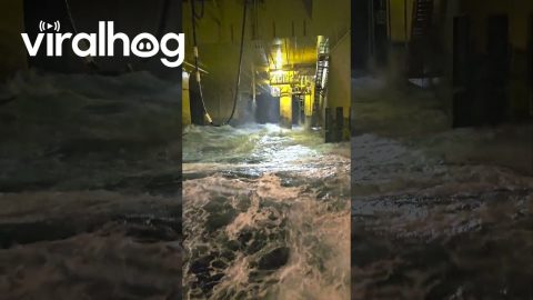 High Sea Alongside Oilrig || ViralHog