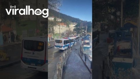 Giant wave hits Barra de Guaratiba in Rio de Janeiro || ViralHog