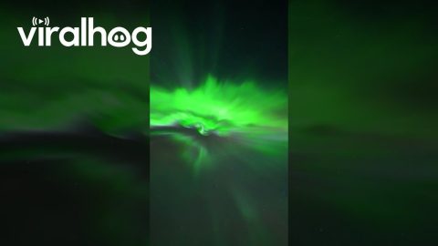 Extreme Northern Lights in Alaska || ViralHog