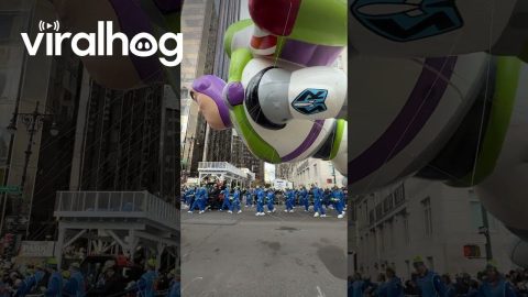 Buzz Lightyear Balloon Falls With Style During Thanksgiving Day Parade || ViralHog