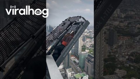 Leaning Off the Tallest Skyscraper in Bangkok || ViralHog