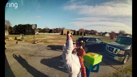 Dad Makes Epic Backwards Turkey Day Trick Shot || ViralHog
