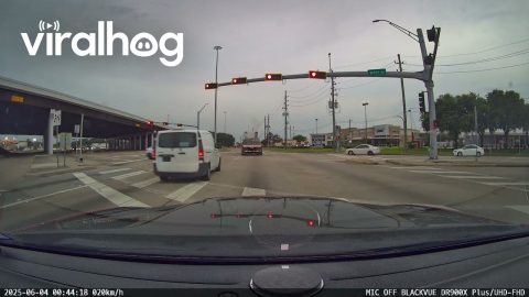 Van Runs Light At Beltway 8 On West Road || ViralHog