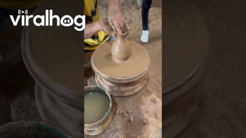 Burnay Pottery || ViralHog