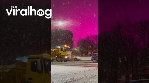Mysterious Pink Glow Illuminates Night Sky Over Birmingham || ViralHog